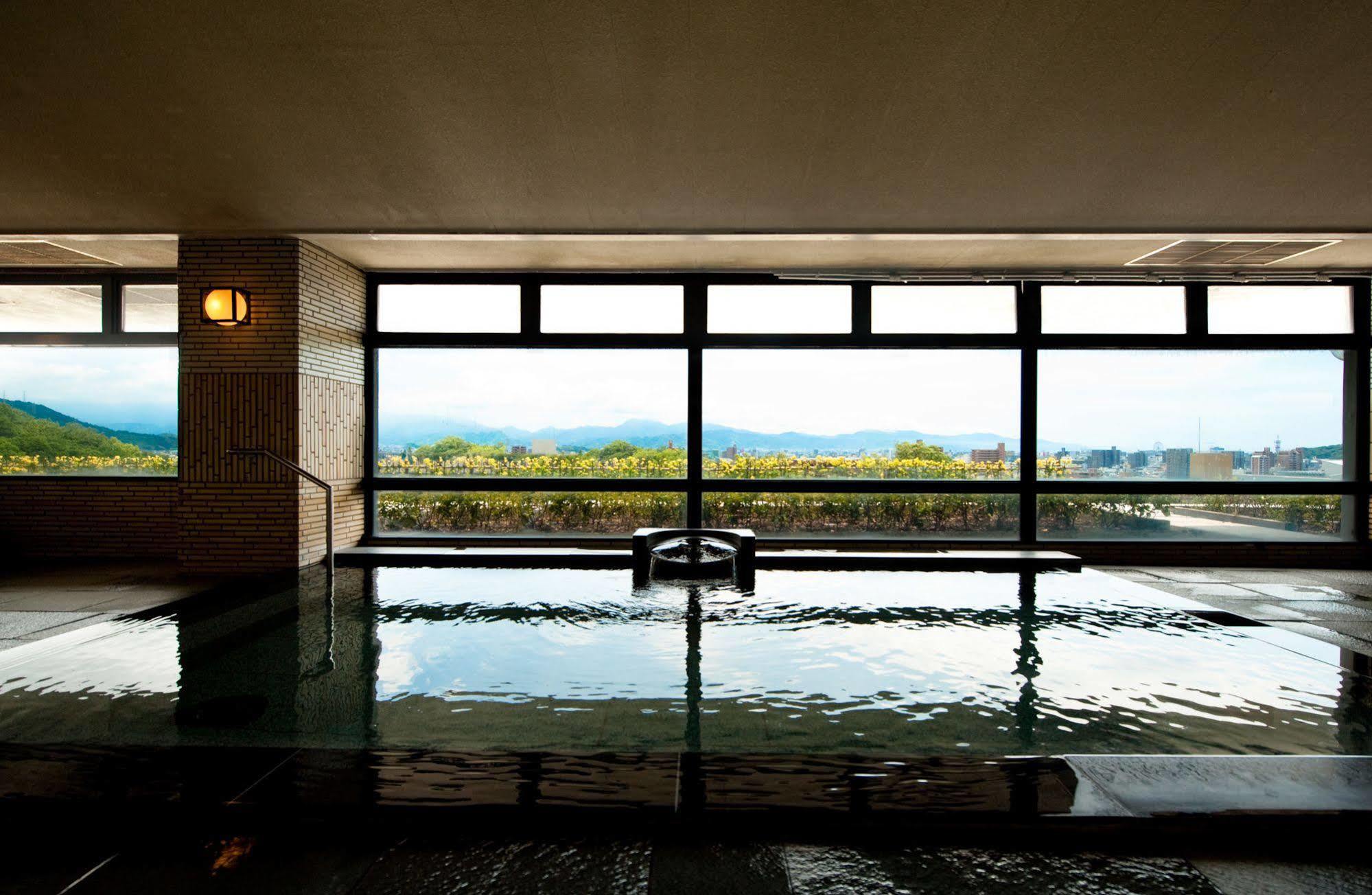 Chaharu Hotel Matsuyama  Buitenkant foto